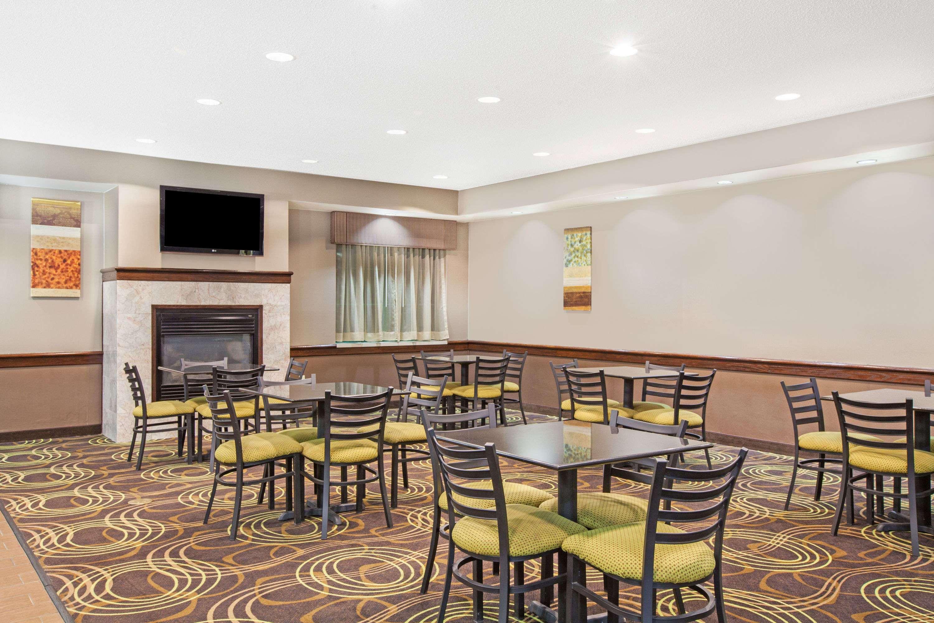 Days Inn By Wyndham Brewerton/ Syracuse Near Oneida Lake Extérieur photo