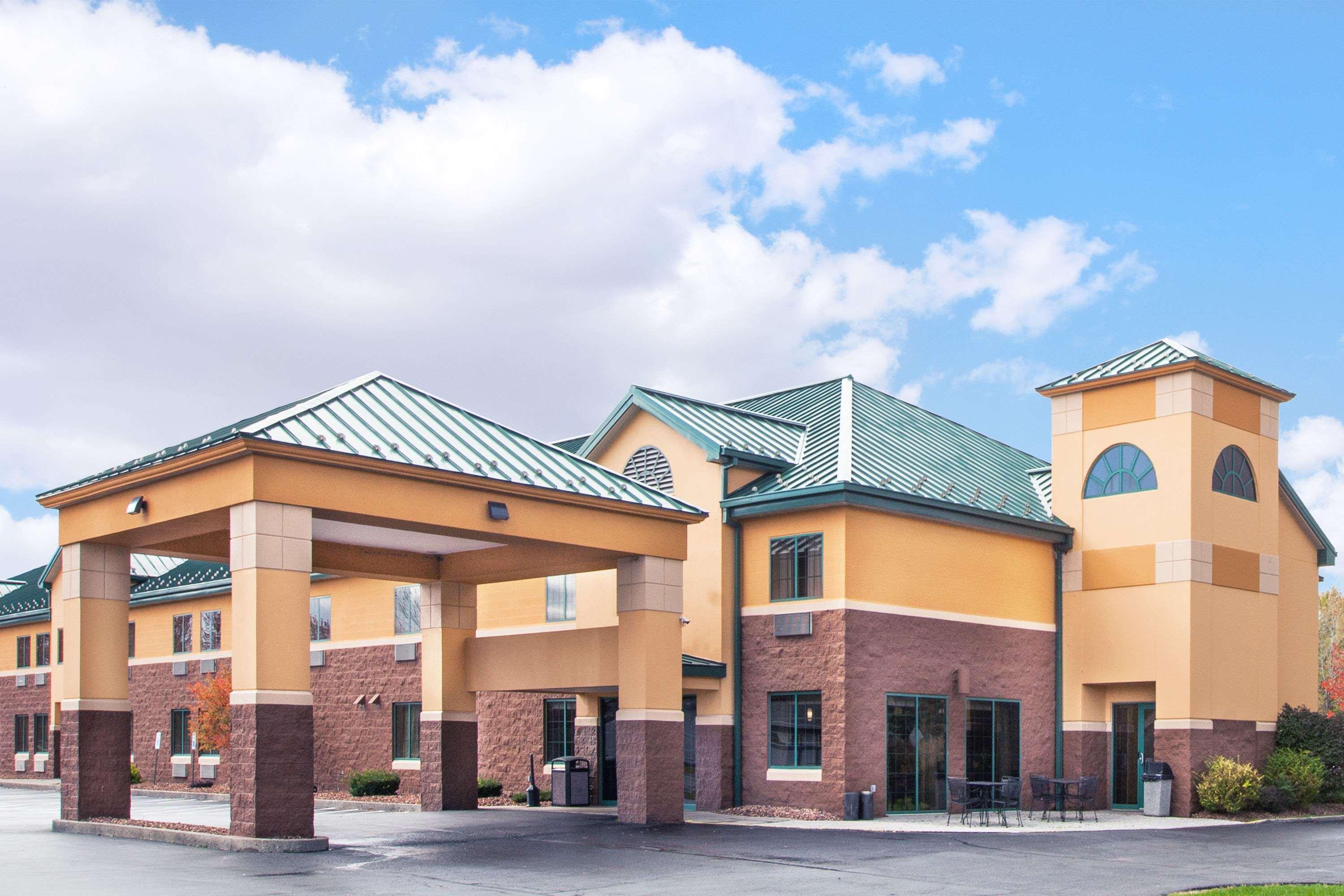 Days Inn By Wyndham Brewerton/ Syracuse Near Oneida Lake Extérieur photo